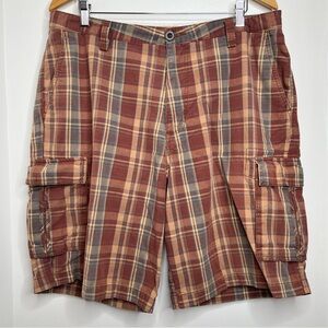 Dockers Neutral Plaid Cargo Style Cotton Shorts Men’s Size 38 Relaxed Fit Mended
